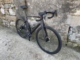 Scott Addict eRide 10 električno cestno kolo