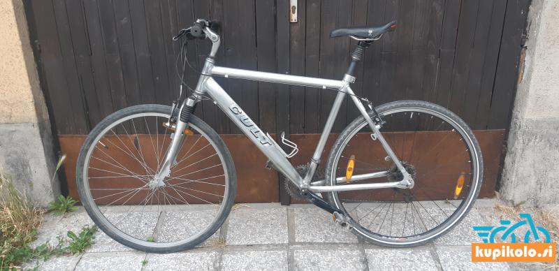 CULT kolo aluminij treking super ohranjen